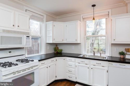 249 New Holland Ave, Lancaster PA 17602-2301 exterior