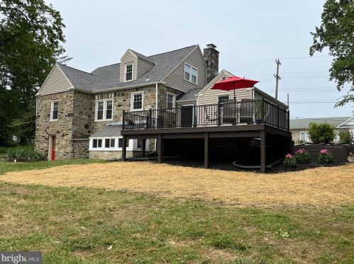 272 Old Middletown Rd, Media PA 19063-4832 exterior