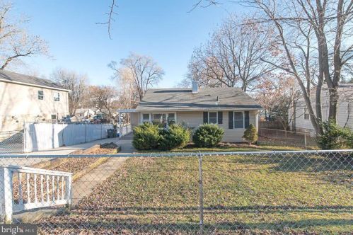 1318 Crawford Dr, Rockville MD  20851-1705 exterior