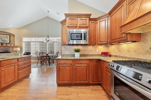 5810 Pr Rdg, Bull Valley IL 60014-4601 exterior