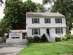 42 Crehore Dr, Newton, MA 02462-1120