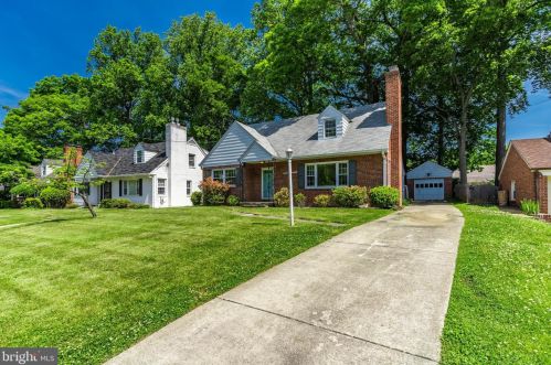 3061 Chestnut St, Washington, DC 20015-1407