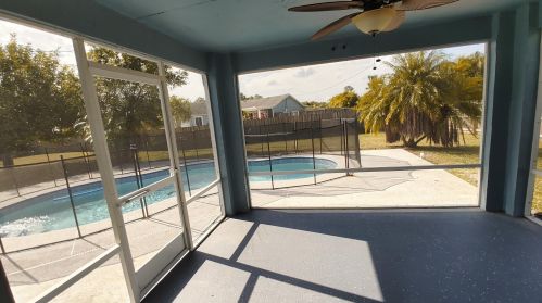 1013 College Park Rd, Fort Pierce FL 34953-5842 exterior