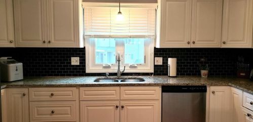 27 Primrose Ln, Providence, RI 02919-2889