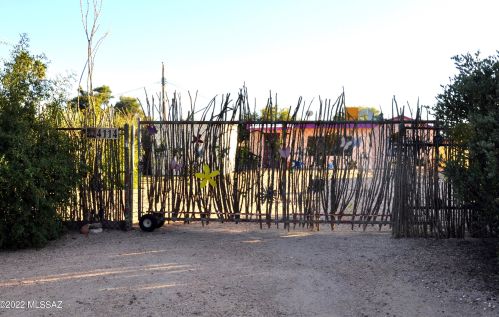 4114 Monte Vis Dr, Tucson AZ 85712-5516 exterior