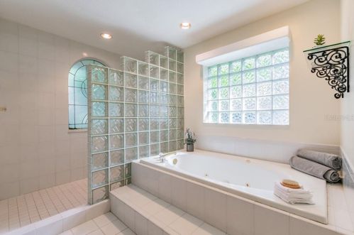 11506 Louvre Pl, Tampa FL 33617-2447 exterior