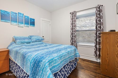 4533 Central Park Ave, Chicago IL 60655-3306 exterior