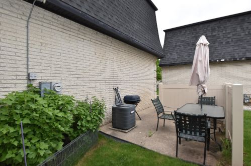 4119 Cherrywood Ln, Milwaukee WI 53209-1004 exterior