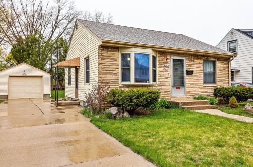 2919 61st St, Milwaukee, WI 53219-3036