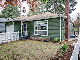 56 88th Ave, Portland OR  97216-1530 exterior