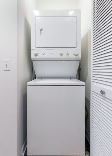 221 Cullerton St, Chicago IL  60616-1306 exterior