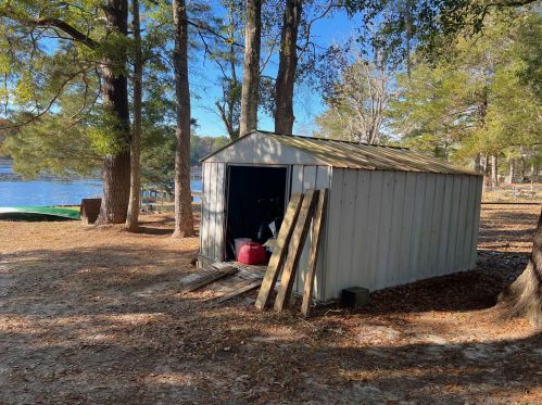 453 Squirrel Rd, Defuniak Springs FL 32433-7682 exterior