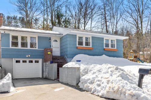 2 Everett Ave, Concord, NH 03304-3400