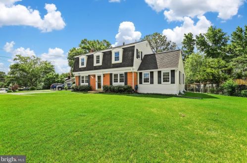 5617 Buckingham Palace Ct, Alexandria, VA 22315-4120