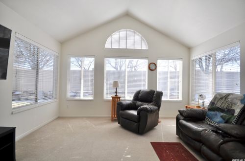 2073 Jordan Villa Dr, Taylorsville UT exterior