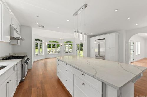 100 Whippoorwill Rd, Armonk NY  10504-1463 exterior