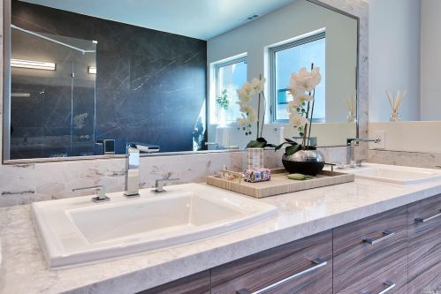 1550 Grand View Dr, Berkeley CA 94705-1637 exterior