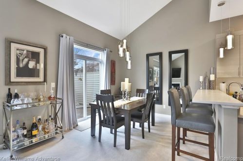 2298 Calibouge, Commerce Township MI 48393-2090 exterior