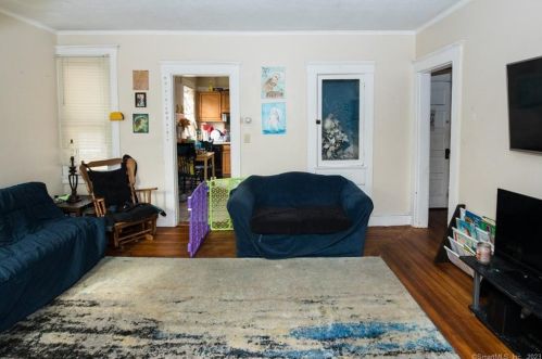 204 Broad St, Meriden CT 06450-6505 exterior