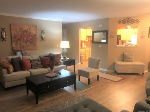 106 Crystal Hl Ln, Poughkeepsie NY 12603-6981 exterior