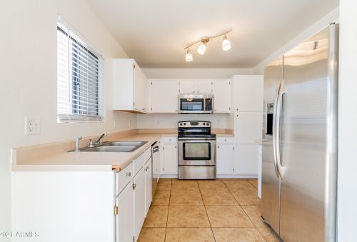 22409 31 Dr, Phoenix AZ 85041-4303 exterior