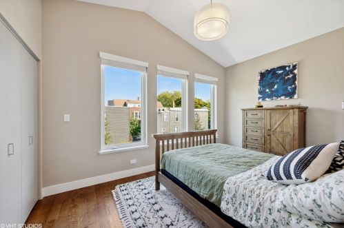 2040 Hamlin Ave, Chicago IL 60647-1010 exterior