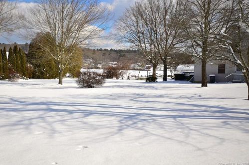 14 Lk St, Ellington CT 06029-3008 exterior