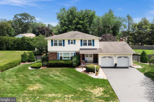 88 Deacon Dr, Trenton, NJ 08619-1321