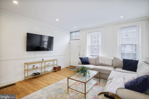 711 16th St, Philadelphia PA  19130-2902 exterior