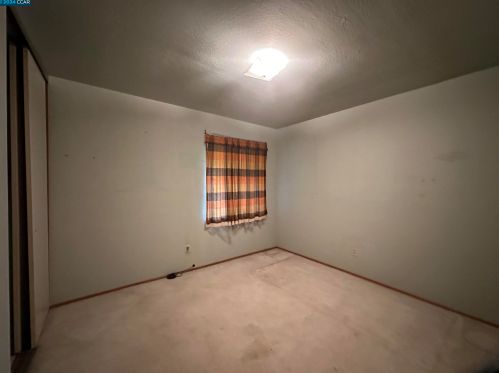 2218 Labrador St, Concord, CA 94520-1562