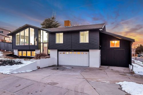 2197 Thistlewood Way, Sandy UT exterior