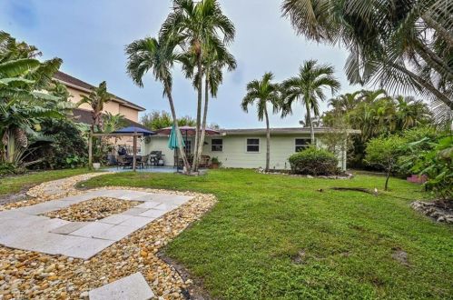 5148 Napoli Dr, Naples FL 34103-8957 exterior