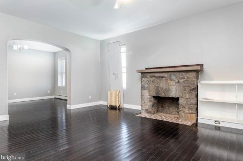 92 6th St, Darby, PA 19023-2205