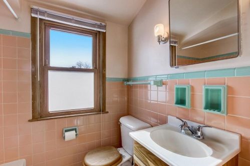 2529 70, Milwaukee WI 53223-2114 exterior