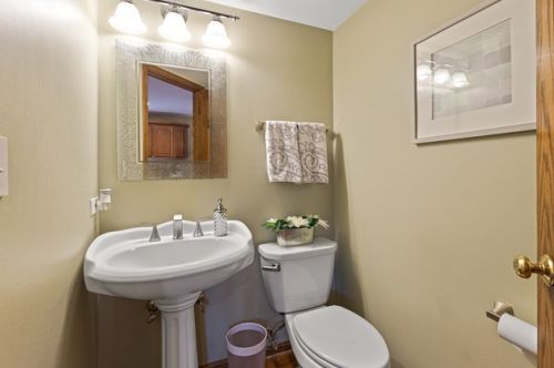 1451 Candlewood Dr, Bull Valley IL 60014-8960 exterior