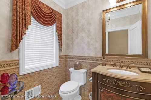 41 Marlpit Pl, Middletown NJ 07748-2028 exterior