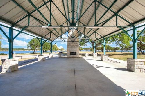 499 Mystic Pkwy, Spring Branch TX 78070-5417 exterior