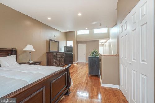 1134 Carpenter St, Philadelphia PA 19147-3608 exterior