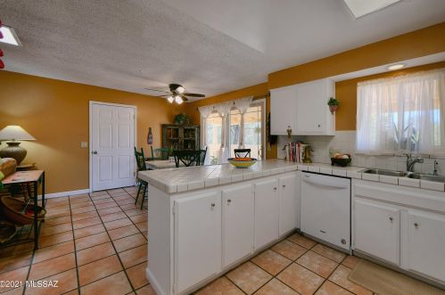 808 Abrego Dr, Green Valley AZ 85614-3641 exterior