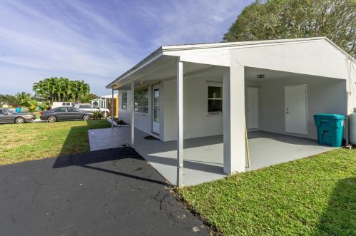 232 7 Ave, Boynton Beach FL 33435-3879 exterior