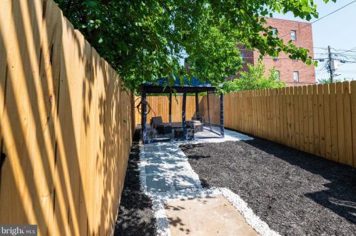 1233 16th St, Washington DC  20002-2501 exterior