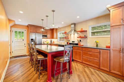 255 Cascade Rd, Pittsburgh PA 15221-4439 exterior