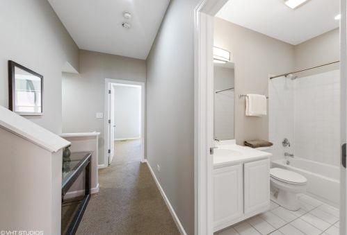 706 Evergreen Ave, Chicago IL 60622-1908 exterior