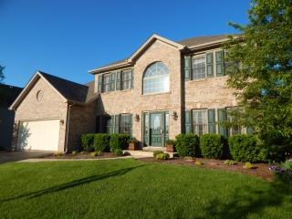 548 Asbury Dr, Aurora, IL 60502-9055