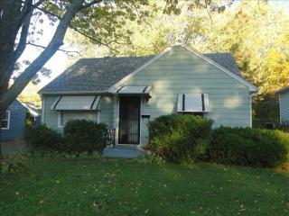 209 Rosa Rd, Madison, WI 53705-2655