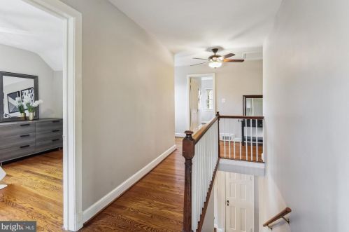 1612 Oakcrest Dr, Alexandria VA 22302-2337 exterior