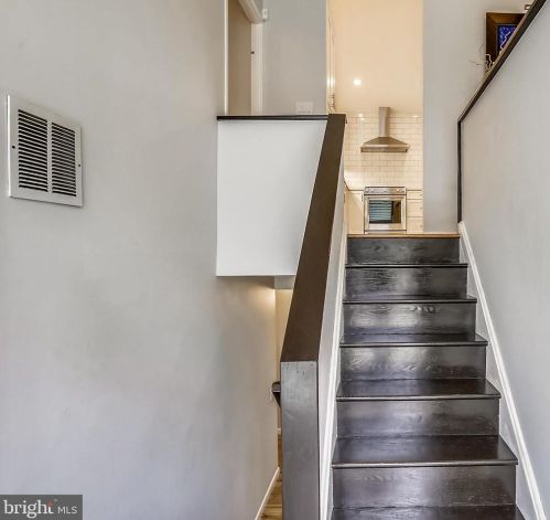 19 Farsta Ct, Rockville, MD 20850-2747