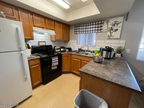 2725 Beck Ln, Phoenix AZ 85032-4255 exterior