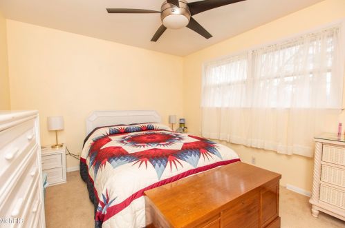 5231 Old Colony Rd, Kalamazoo MI 49008-3216 exterior