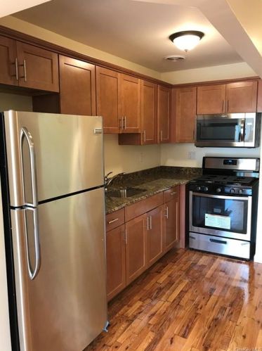 2025 Daly Ave, Bronx NY 10460-2834 exterior